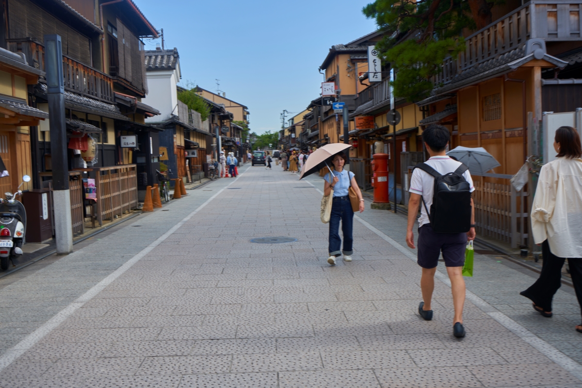 Traditional street in kyoto during the summer