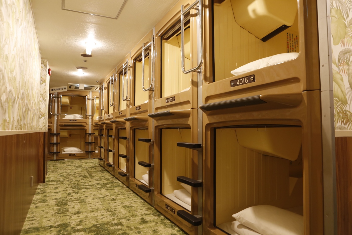 shinjuku kuyasho mae hotel sleeping pods and sleep capsules
